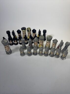 Vintage Hand-Painted Chess Set Pieces Duncan Mold signed no board - Black & Gray